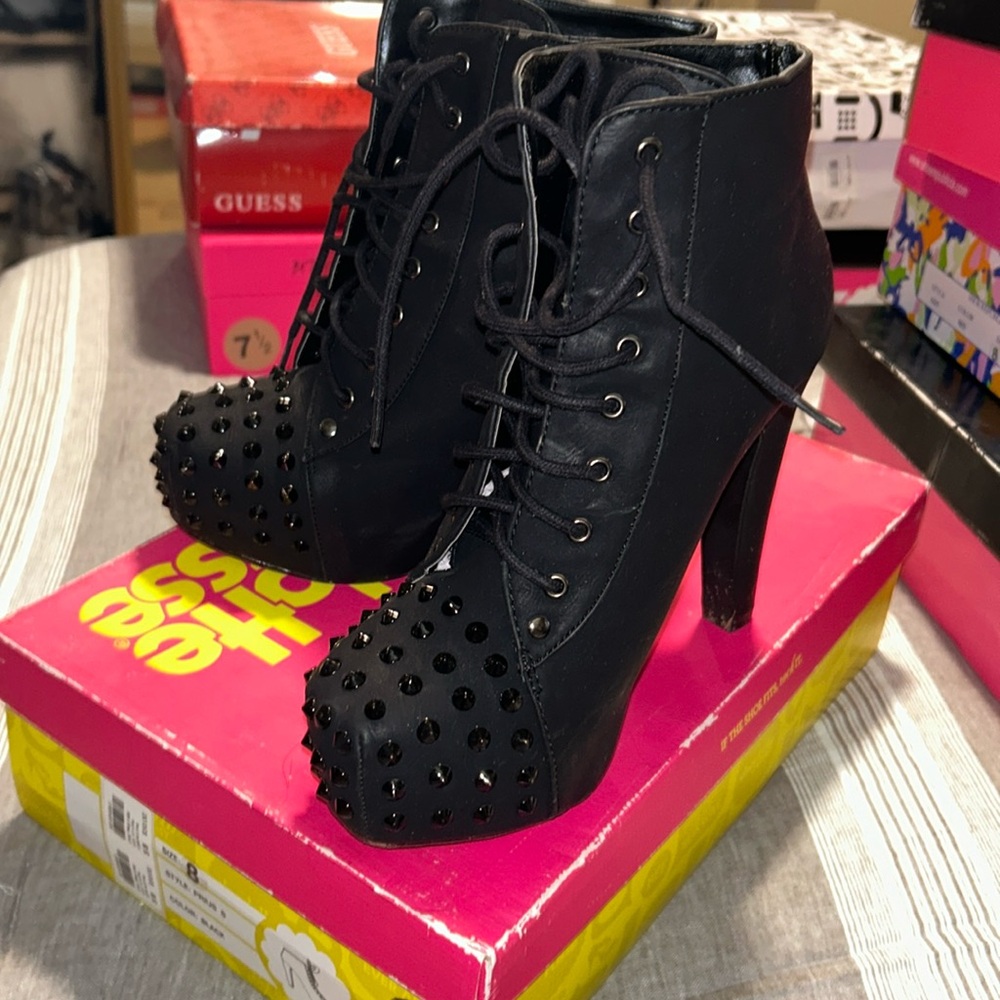 Size 8 heels black